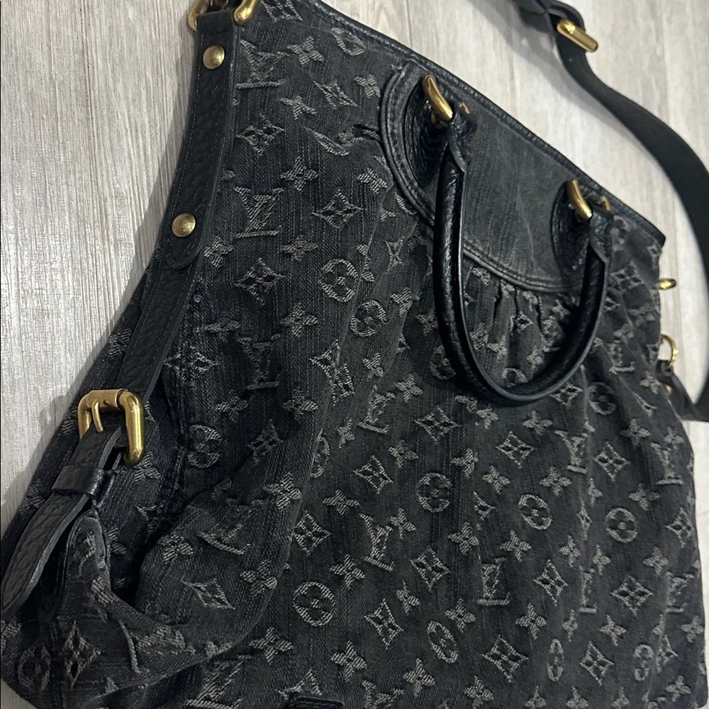 Louis Vuitton Neo Cabby Denim Handbag - Picture 8 of 17